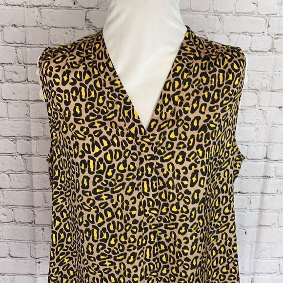 Banana Republic Top - Picture 2 of 10